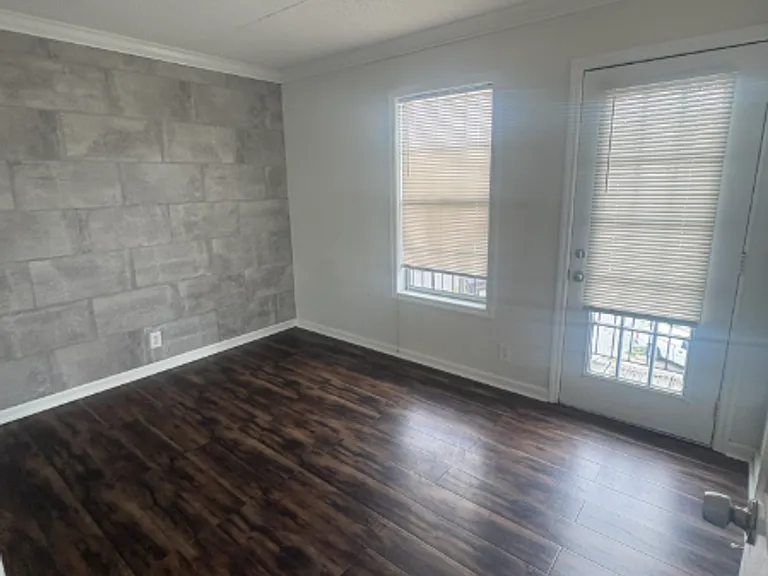 2325 Elliston Pl — Photo 6