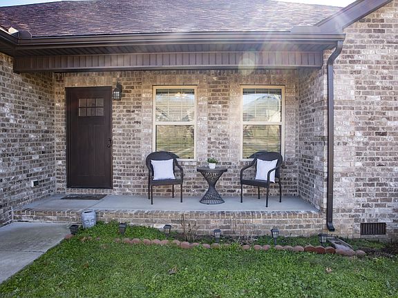 2nd image of 102 Virginia Ct