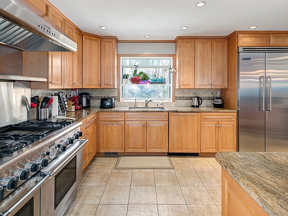 4th image of 6035 Valerian Ln