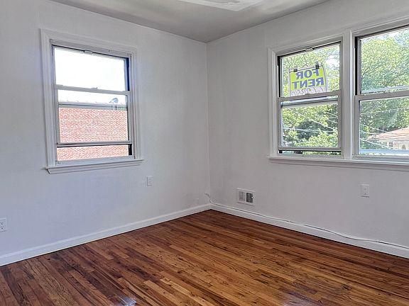3rd image of 40 Bradley Ave #3