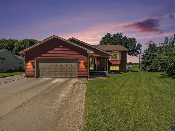 25801 Church Ave, Renner, SD 57055