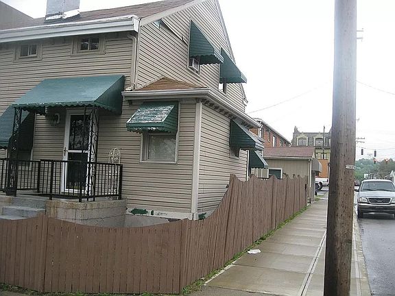 2nd image of 1566 Kellogg St