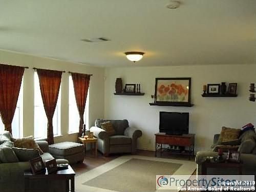5th image of 5118 Crestwood Hill Dr