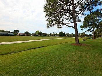 3rd image of 2743 Horseshoe Ct