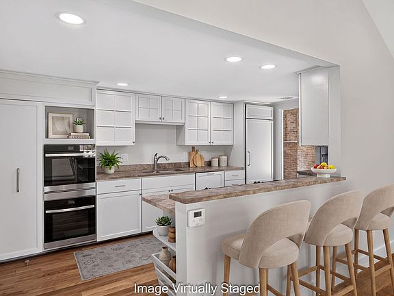 3rd image of 72 Hathaway Rd Road