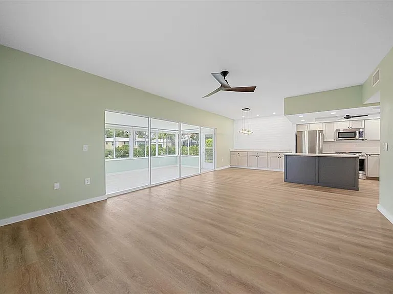 5865 Tidewood Ave #8 — Photo 15