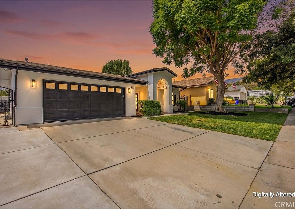 1st image of 3968 Modesto Dr