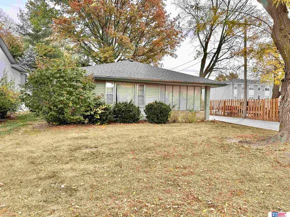 706 N 1st St, Seward, NE 68434