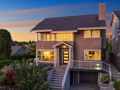 9020 26th Avenue NW, Seattle, WA, 98117