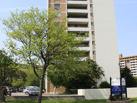 2nd image of 55 Wendover Dr #2-Bedroom