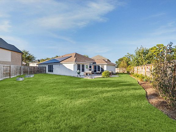 3rd image of 22202 Lamaster Ln