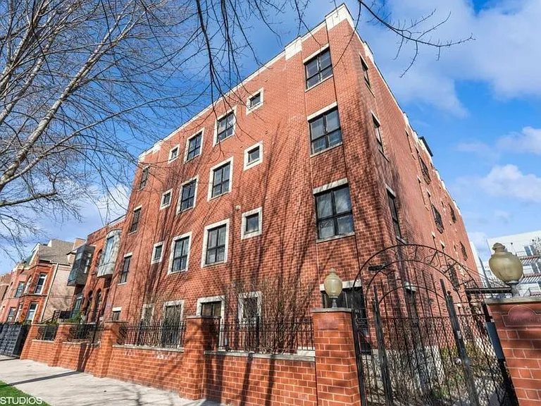 2136 W Monroe St #404 — Photo 1