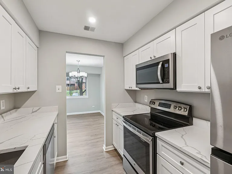 3437 Summit Ct NE #3437 — Photo 9