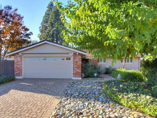 2704 Honeysuckle Way, Sacramento, CA 95826