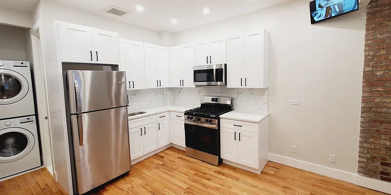 Rented by Henry Management | media 15