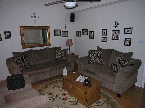 3rd image of 204 E Pheasant Dr