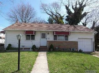 4 Cheryl Rd, Massapequa, NY 11758