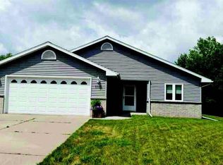 110 Grandview Ct, Cadott, WI 54727