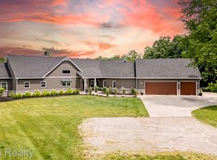 1811 E North Territorial Rd, Whitmore Lake, MI 48189