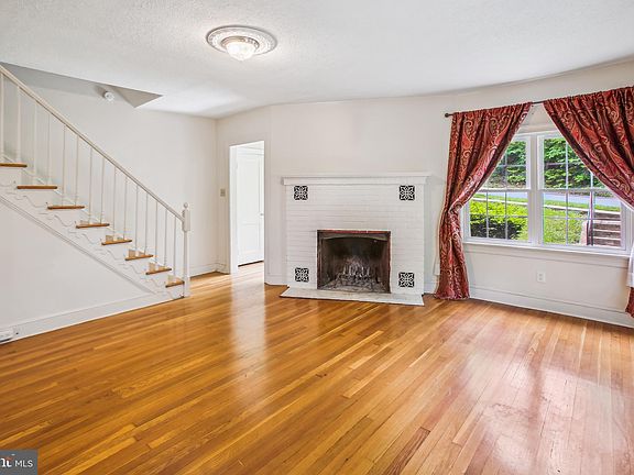 2nd image of 315 Villa Ave