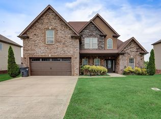 521 Larkspur Dr, Clarksville, TN 37043
