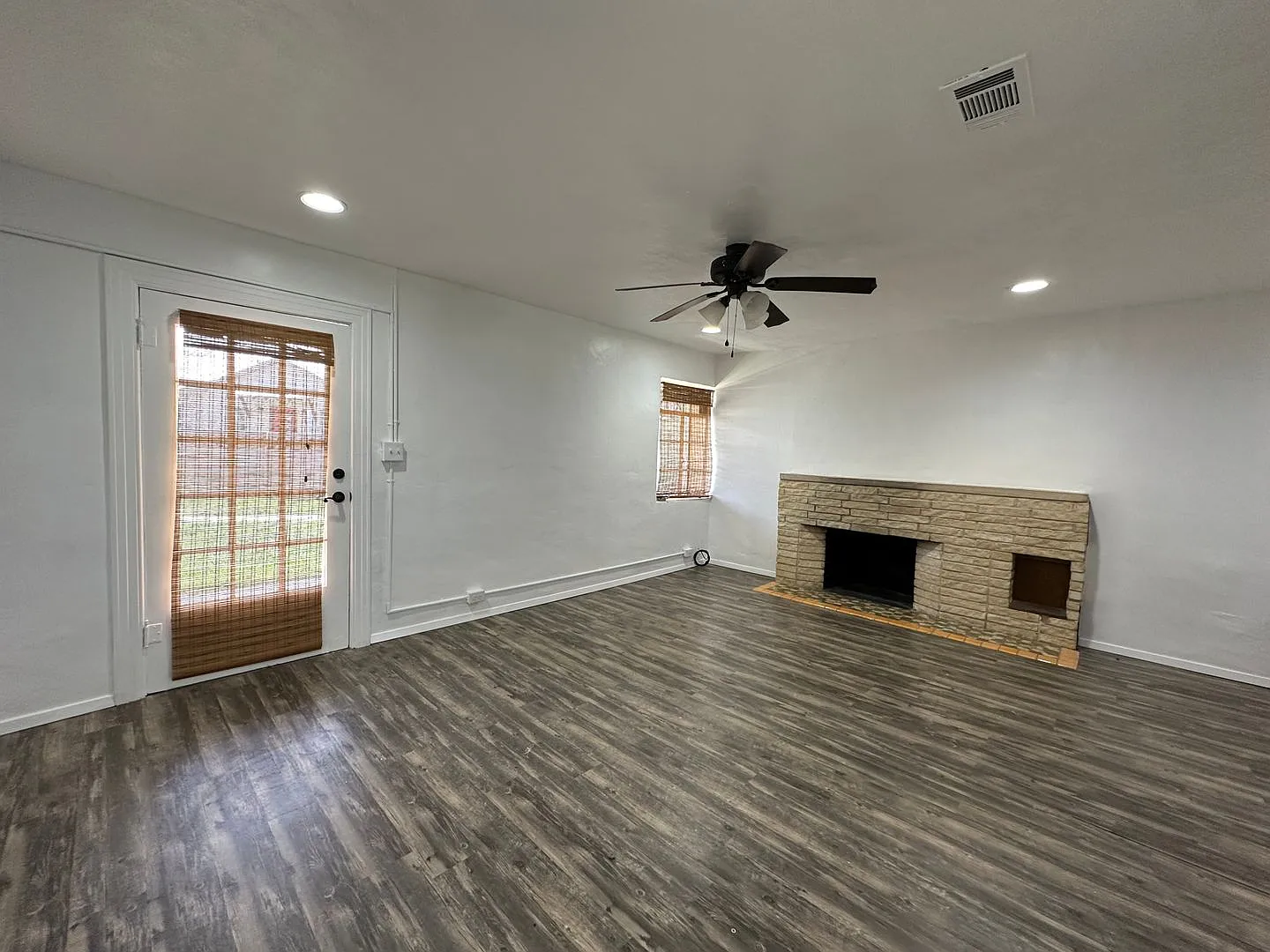 2/2 Duplex — Photo 2