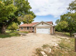 11311 Lakeview Dr, Manhattan, KS 66503