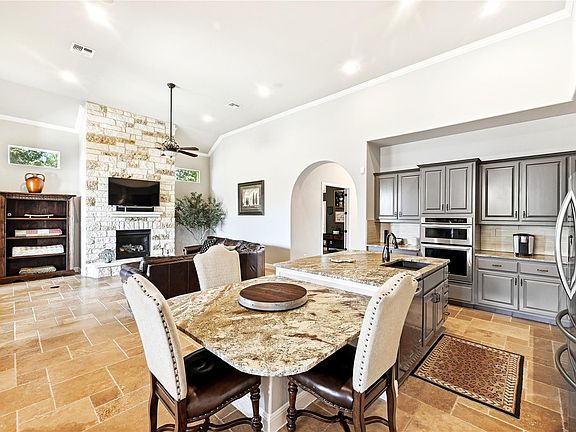 4th image of 120 Applewood Dr