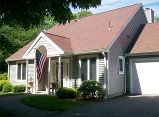 4 Douglass Grn, Woburn, MA 01801