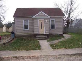 109 E Woodford St, Washburn, IL