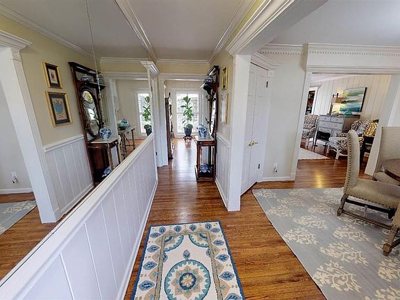 4th image of 204 McCollum Dr