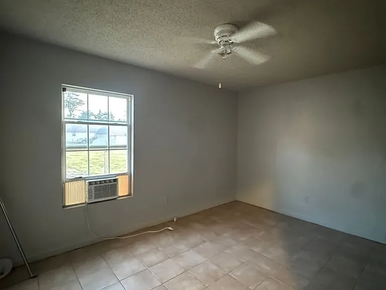 106 Fuller St — Photo 7