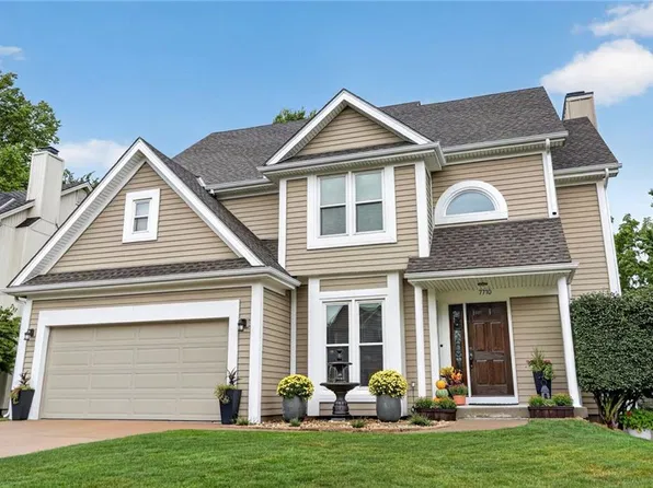 7710 N Pomona Pl, Kansas City, MO 64152