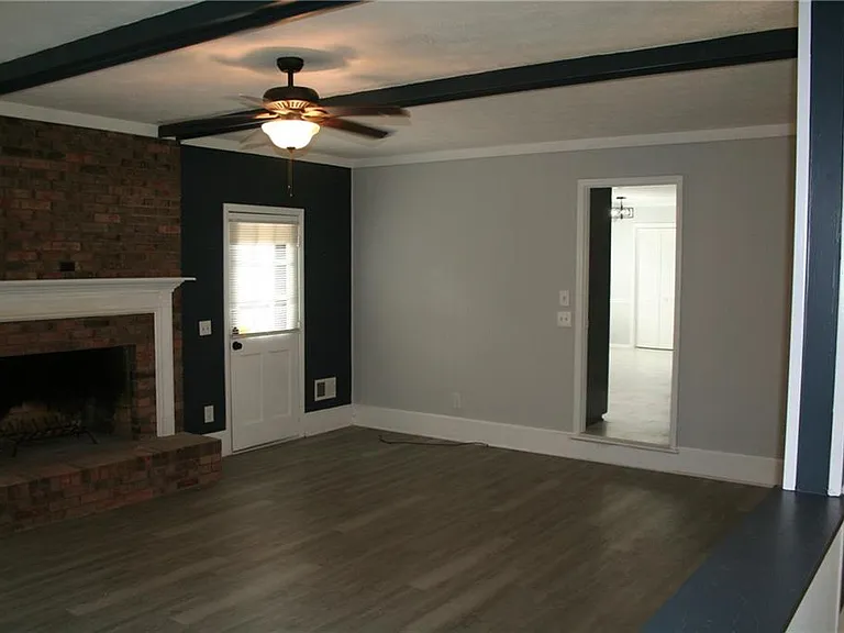 2075 Pinewood Dr — Photo 5
