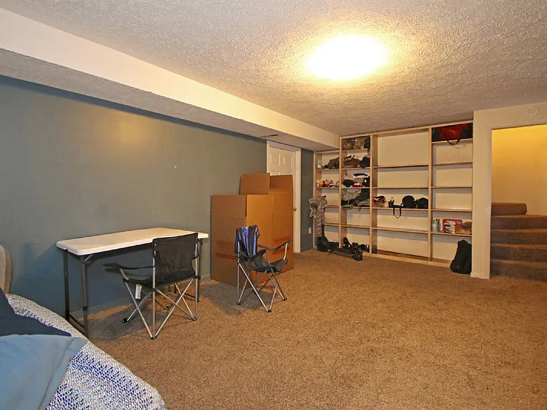 1041 Oak View Ct — Photo 22