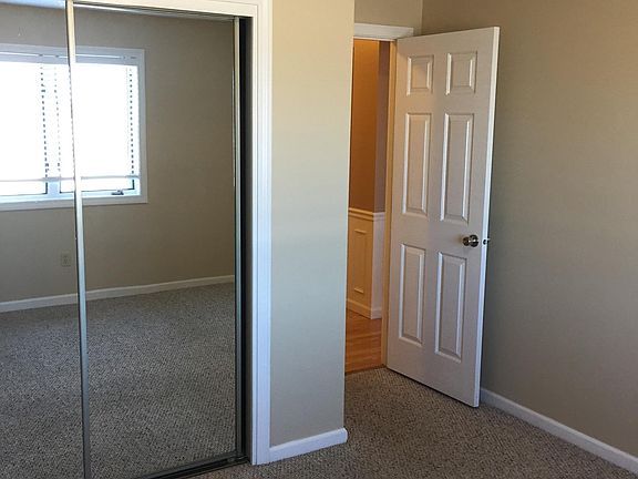 4th image of 724 Beverage Hill Ave APT B1