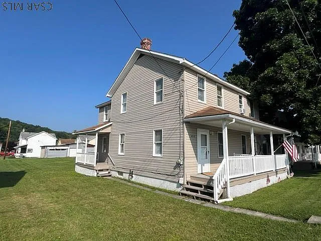 2 bed, 1.0 bath, $895 — Photo 1