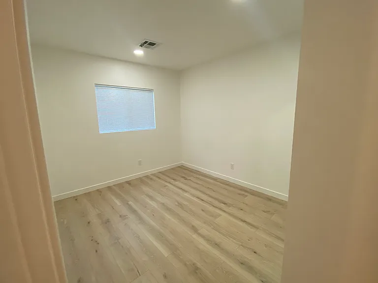 24223 Arch St — Photo 12