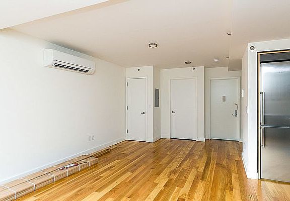 4th image of 111 Clarkson Ave Penthouse 1C