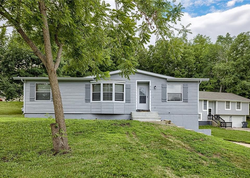 1st image of 319 NW Leanne Ln