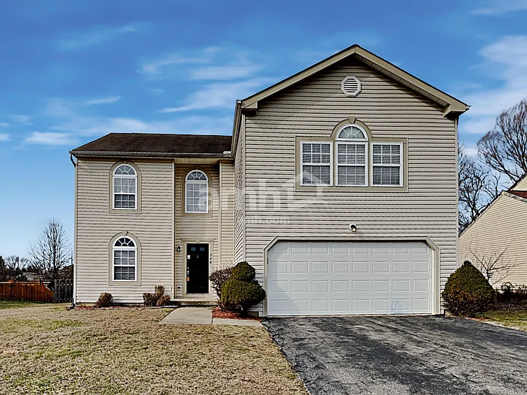 340 Evergreen Cir — Photo 1