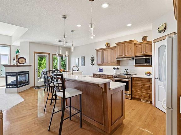5th image of 511 E Rocky Ridge Dr NW