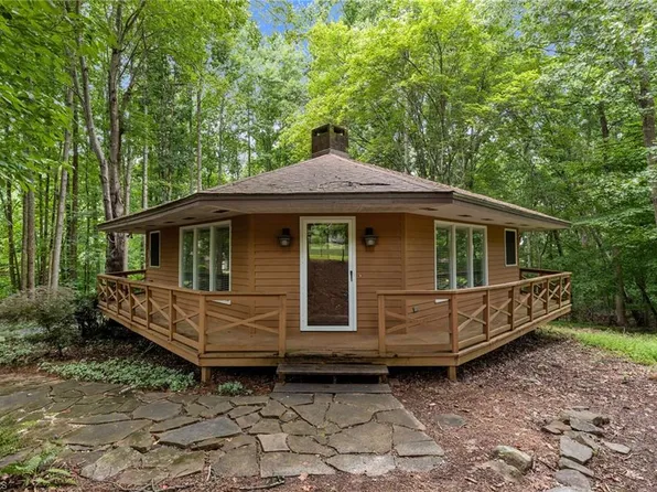 970 Stonecrest Ct, Asheboro, NC 27205