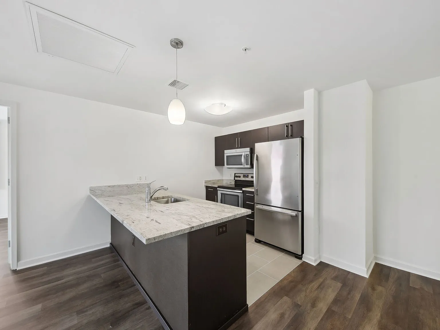 1 bed, 780 sqft, $3,575 — Photo 2