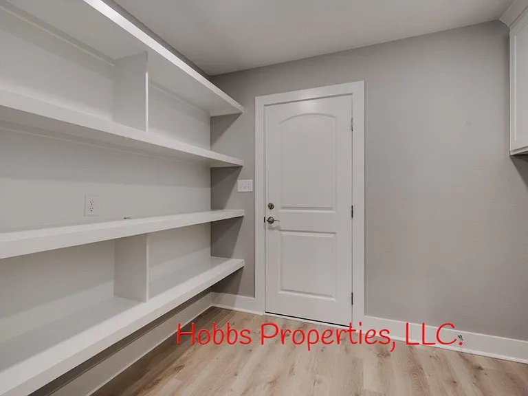 209 N Griffin St — Photo 14