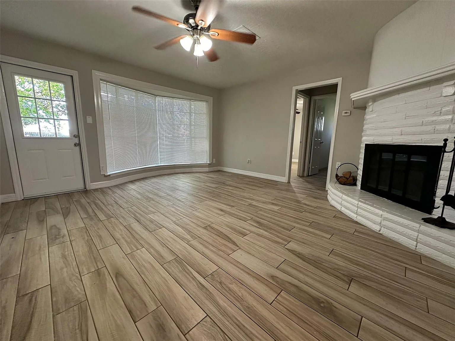 3 bed, 2.0 bath, $2,000 — Photo 2