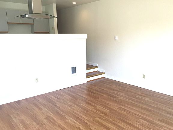 3rd image of 220 23rd Ave E #17463842