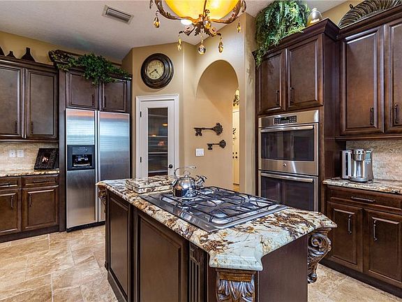 4th image of 5318 Avenal Dr