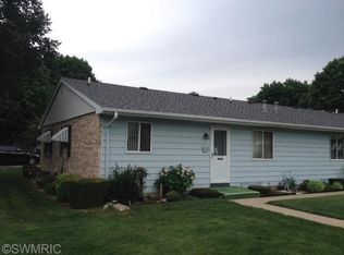 5747 Leisure South Dr SE, Kentwood, MI 49548