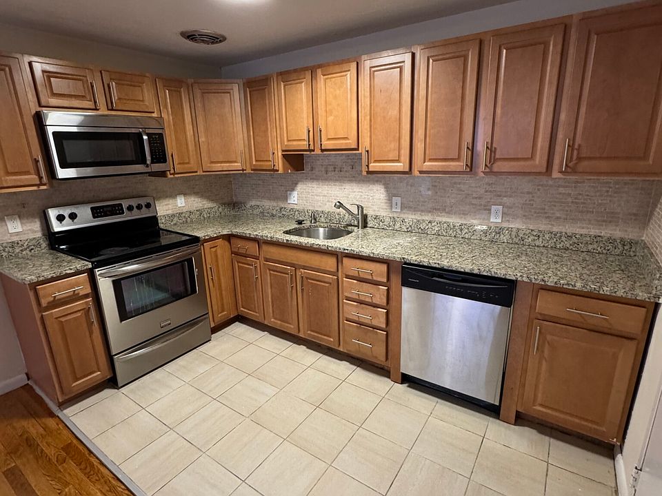 1st image of 222-224 Babcock St #3